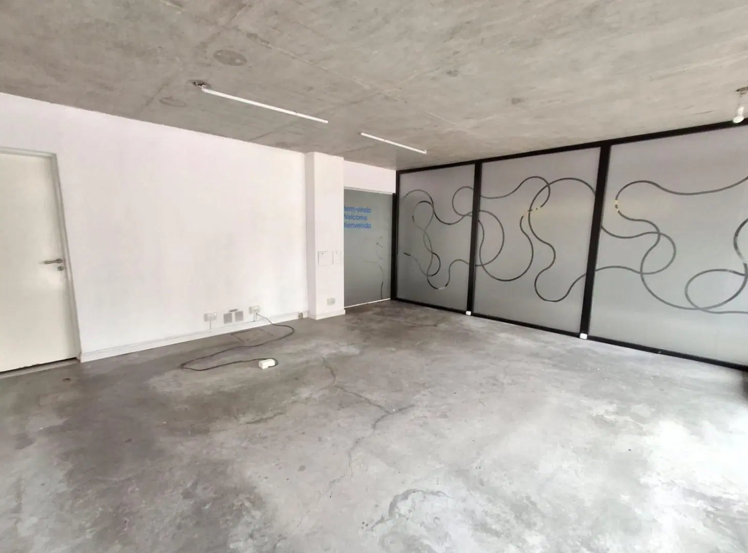 Local Comercial en Alquiler Amplio Ubicado en Ricchieri al 600 8