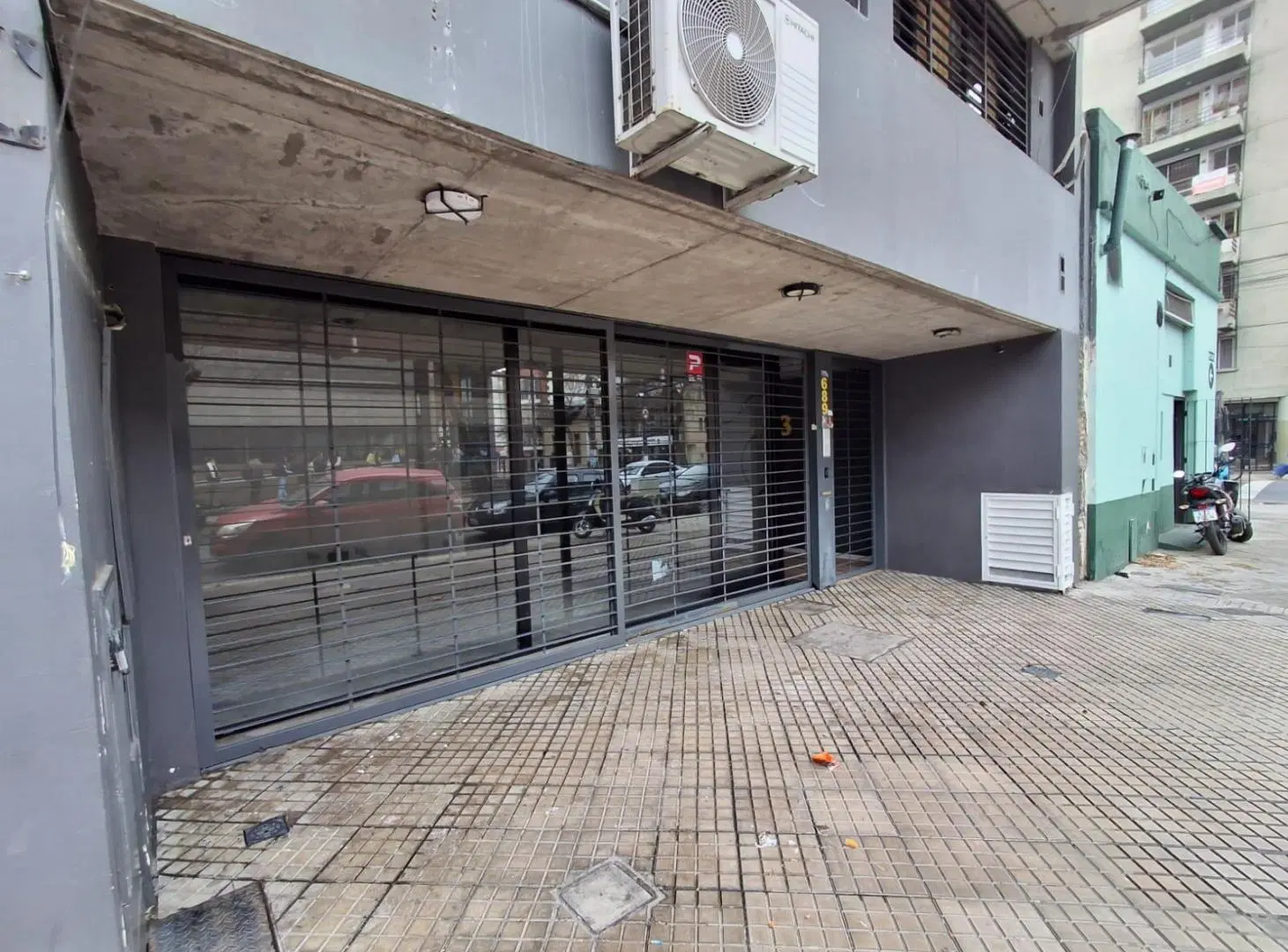 Local Comercial en Alquiler Amplio Ubicado en Ricchieri al 600 2