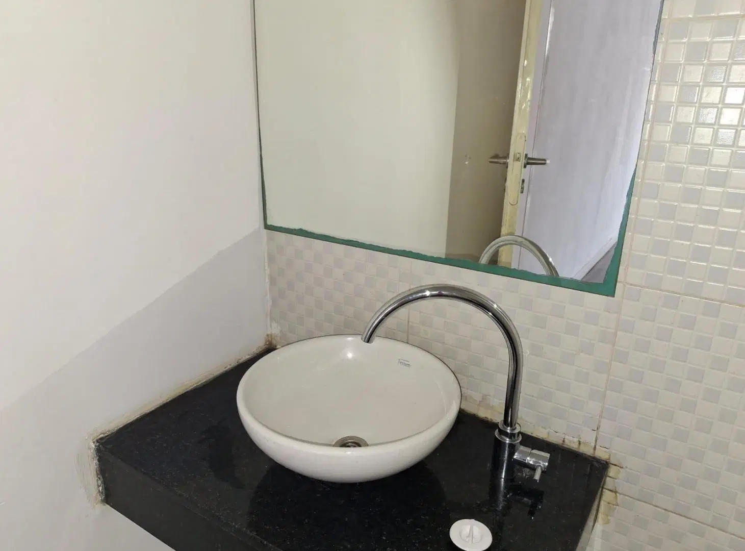 Local Comercial en Alquiler Amplio Ubicado en Ricchieri al 600 4