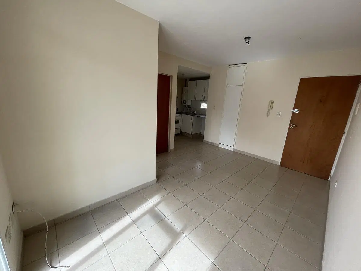 Impecable departamento en Alquiler ubicado en San Juan al 600 3