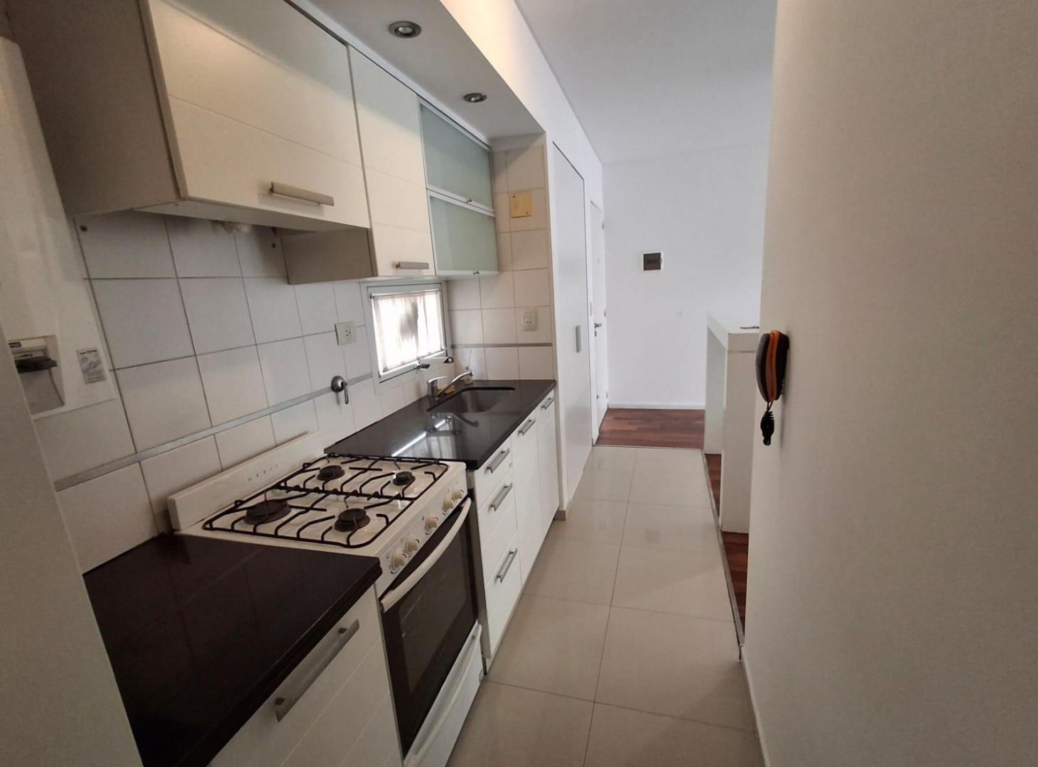 Foto de Departamento de 1 dormitorio en alquiler con vestidor balcón y amenities Montevideo 1300 Rosario, imagen 5