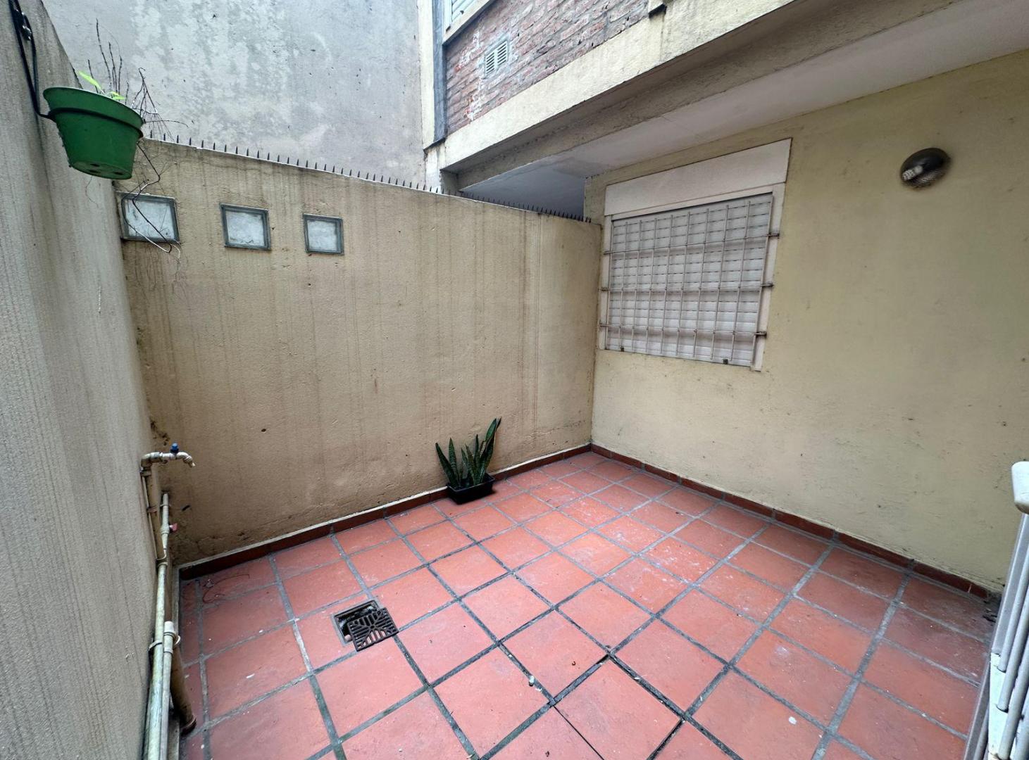 Foto de Departamento en alquiler Santa Fe al 2500 Planta Baja con Patio, imagen 5