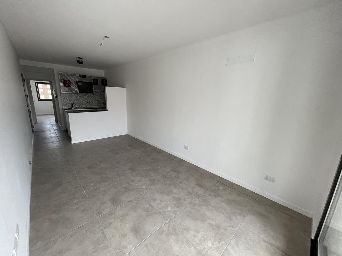 Foto de Excelente departamento de un dormitorio sobre Ovidio Lagos al 600, imagen 3