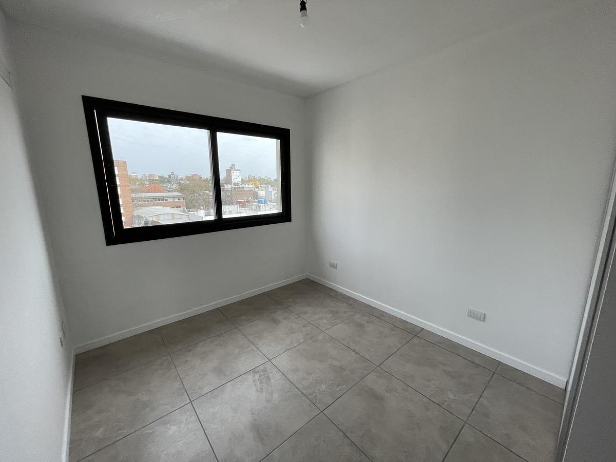 Foto de Excelente departamento de un dormitorio sobre Ovidio Lagos al 600, imagen 1