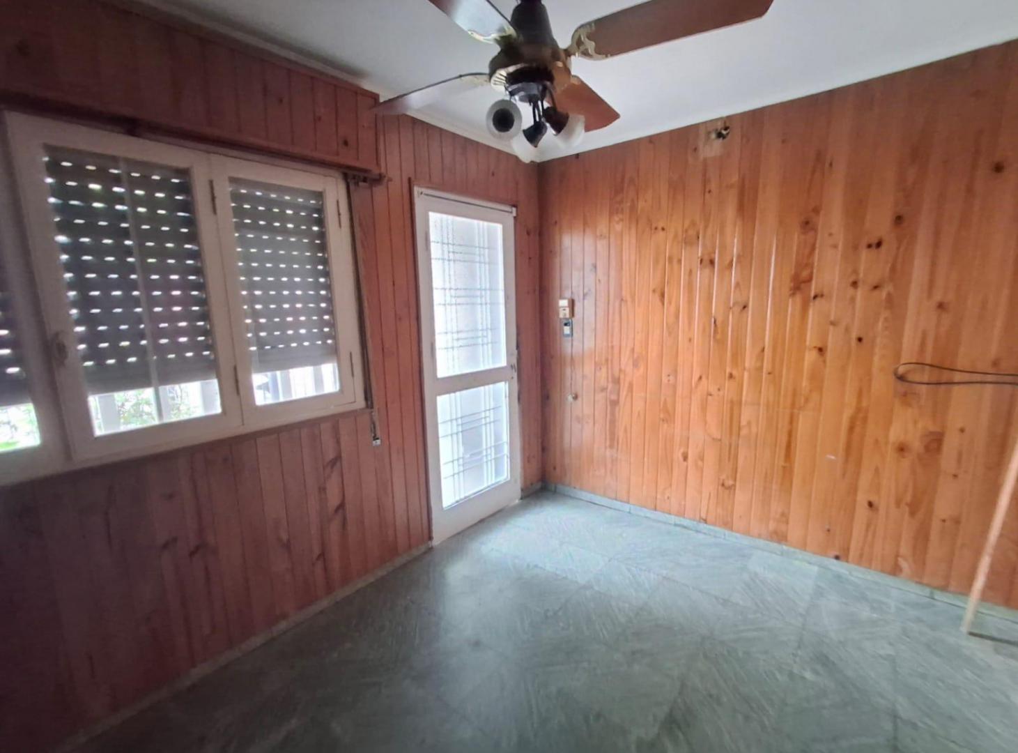 Foto de Casa de 2 dormitorios con cochera patio y terraza en alquiler Pasaje, imagen 3