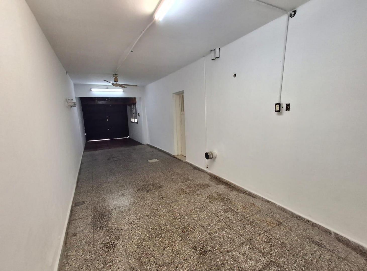 Foto de Casa de 2 dormitorios con cochera patio y terraza en alquiler Pasaje, imagen 1