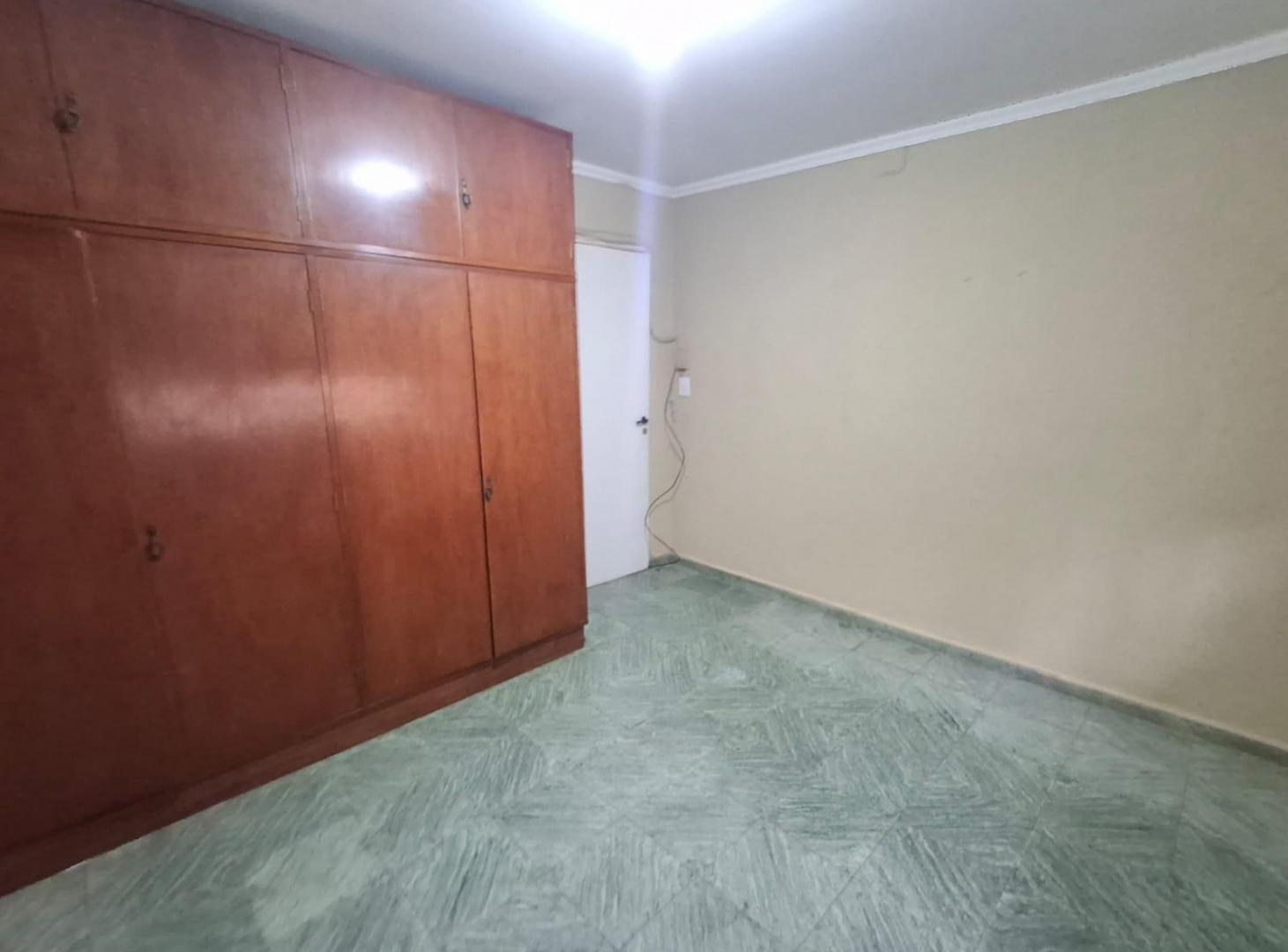 Foto de Casa de 2 dormitorios con cochera patio y terraza en alquiler Pasaje, imagen 2