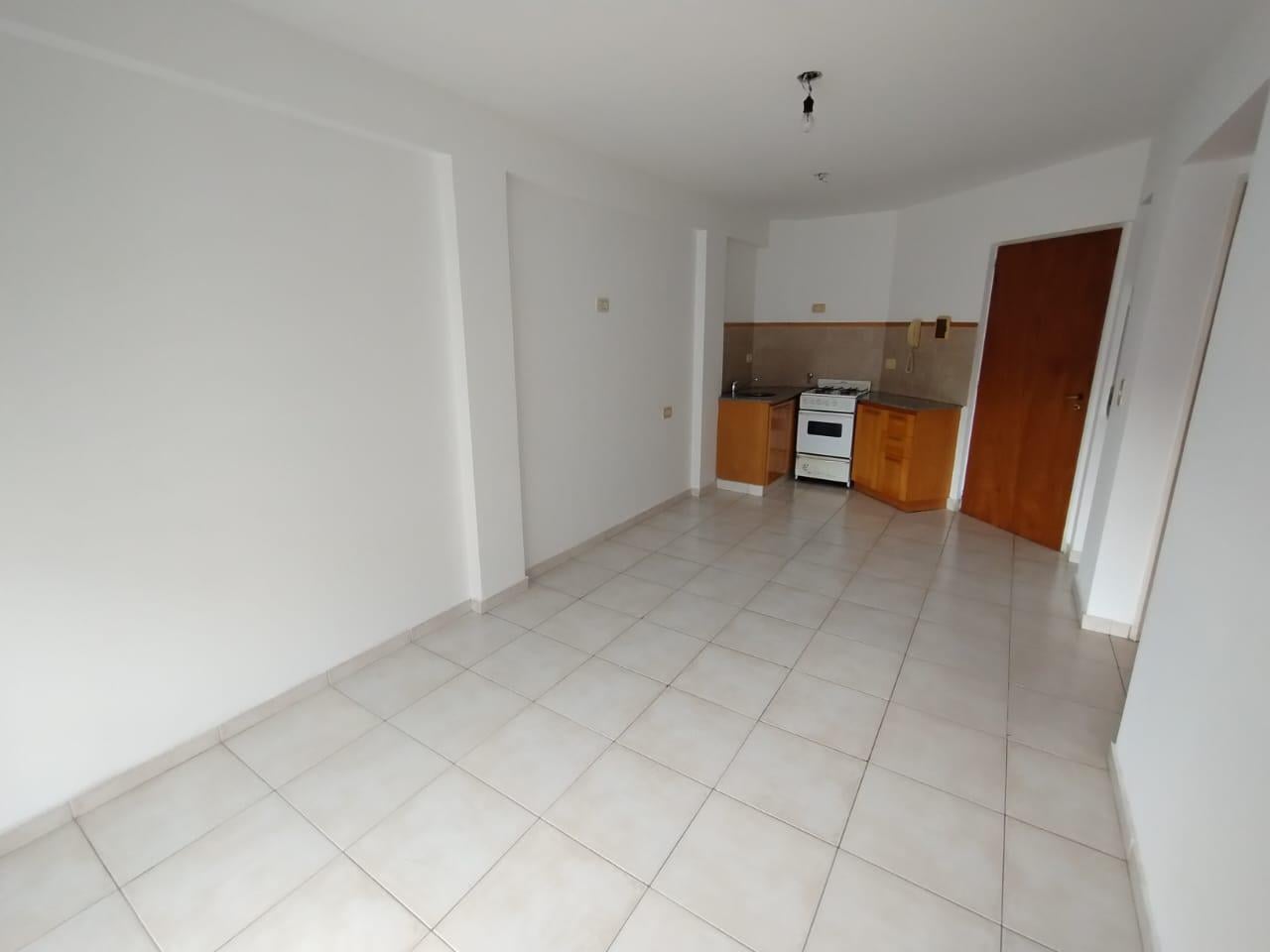 Foto de Departamento en alquiler ubicado en Mendoza al 600 Rosario, imagen 2