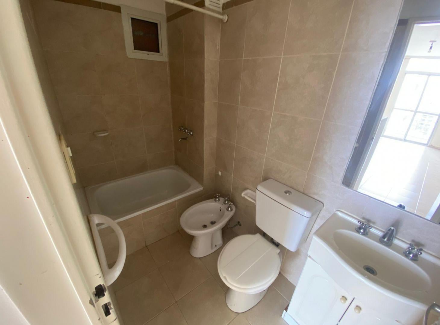 Foto de Monoambiente en venta con balcón y cochera San Juan 3000 Rosario, imagen 4