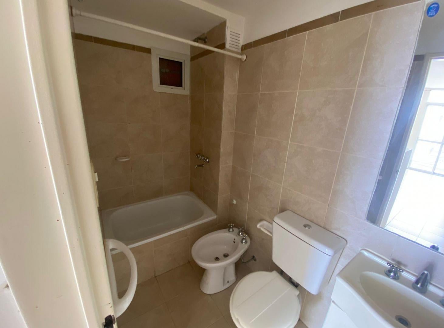 Foto de Monoambiente en venta con balcón y cochera San Juan 3000 Rosario, imagen 5