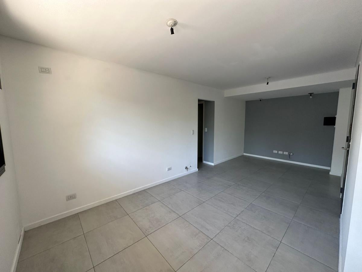 Foto de Excelente departamento en Alquiler de dos Dormitorios con Cochera, imagen 2