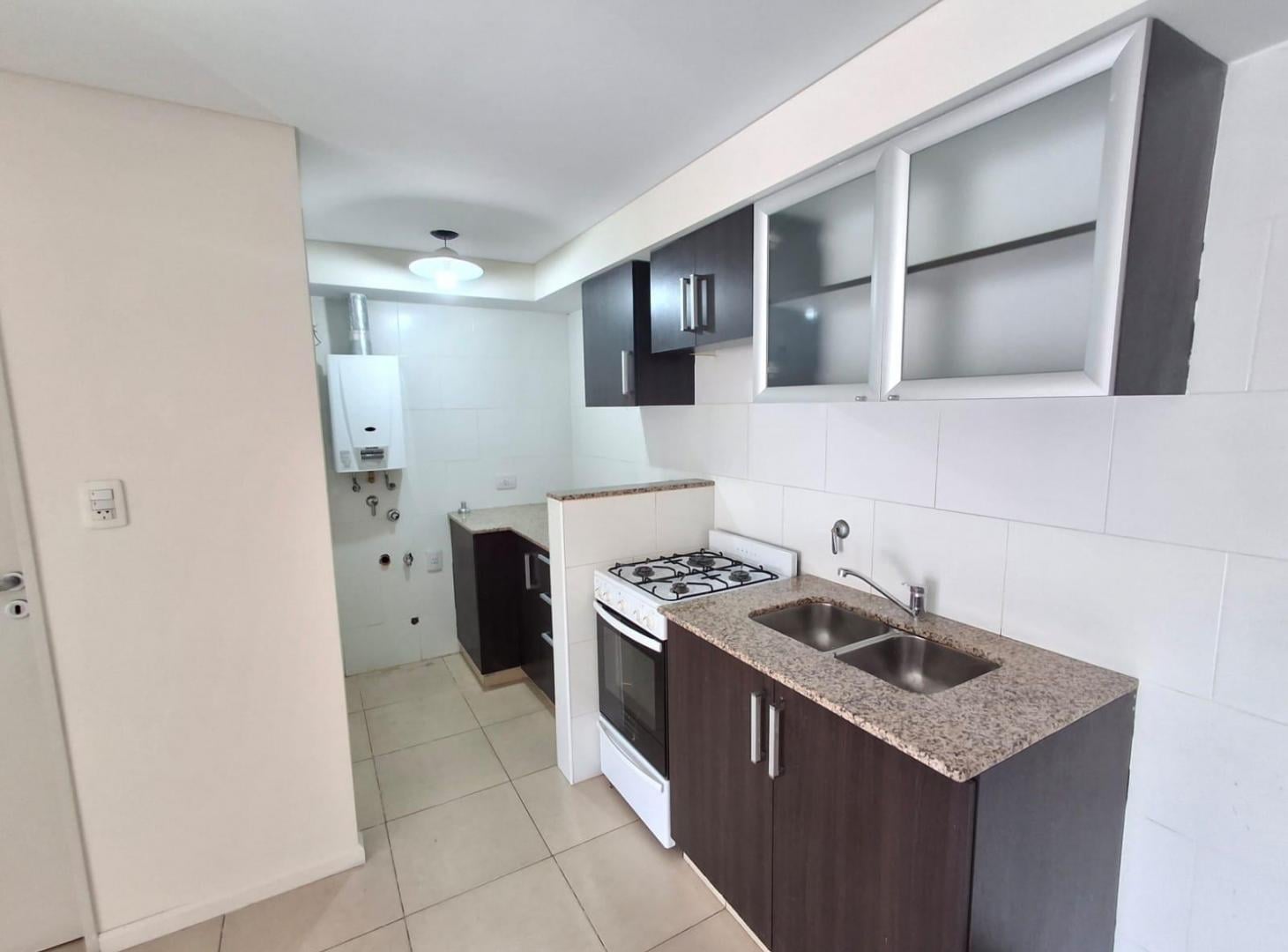 Foto de Departamento de 1 dormitorio en alquiler con balcón al frente Tucumán, imagen 2