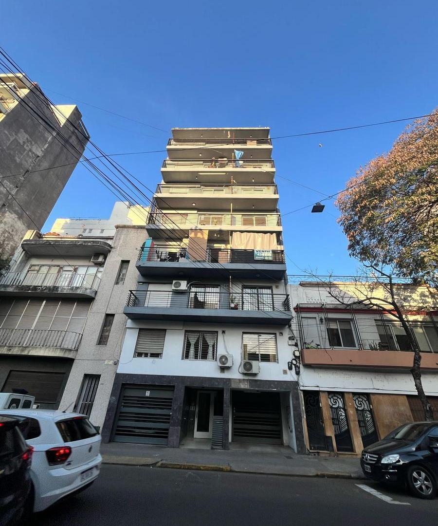 Foto de Excelente monoambiente en venta al frente con balcon y cochera Italia, imagen 1