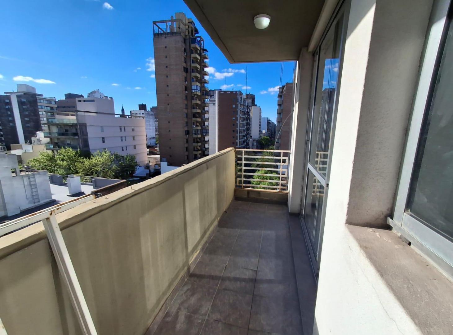 Foto de Departamento de 1 dormitorio en alquiler con balcón al frente, imagen 2