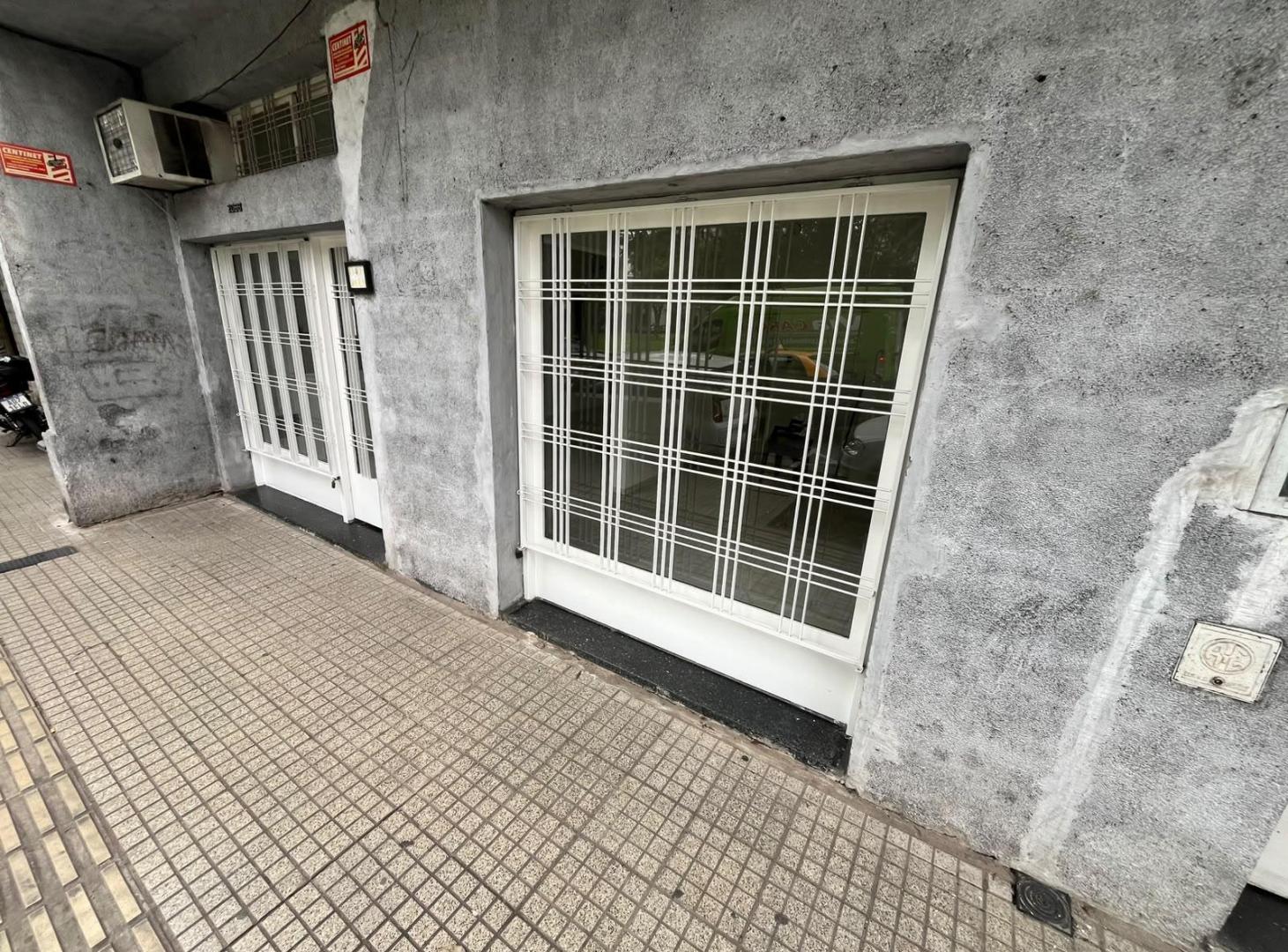 Foto de Local comercial en alquiler planta baja a la calle Rioja 2000 Rosario, imagen 2