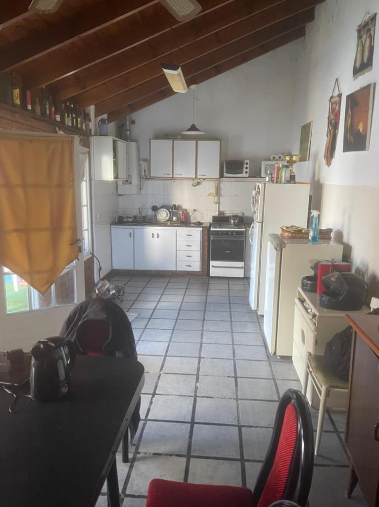 Venta de Amplio Lote con Quincho en Lomas de Zamora 1