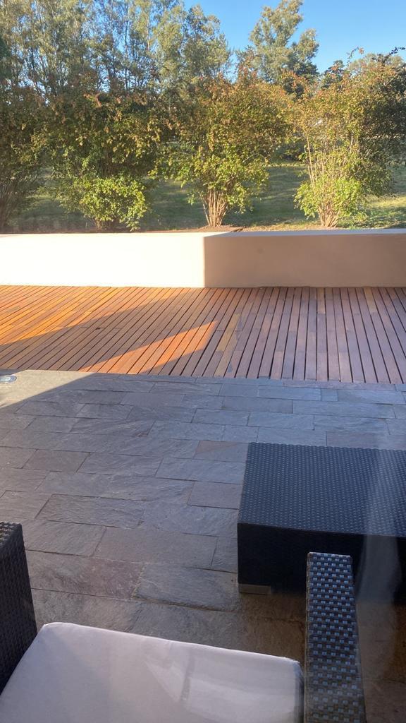 Venta de Amplio Lote con Quincho en Lomas de Zamora 5