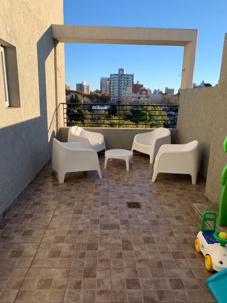 Vende Departamento de 2 Amb. Muy Amplio Luminoso con Cochera en Monte Grande 3