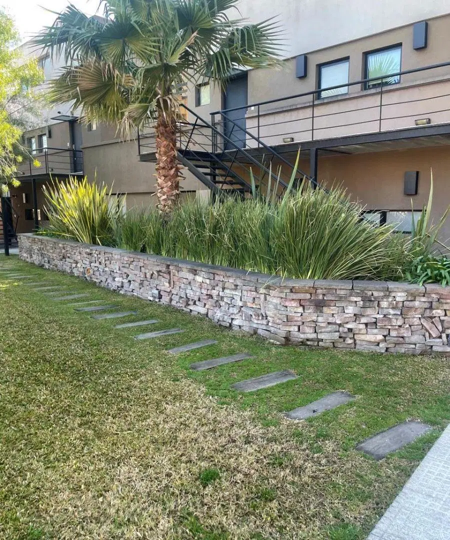 ALQUILA HERMOSO DEPARTAMENTO DE 3 AMBIENTES EN COMPLEJO ROBERSTON MONTE GRANDE 1