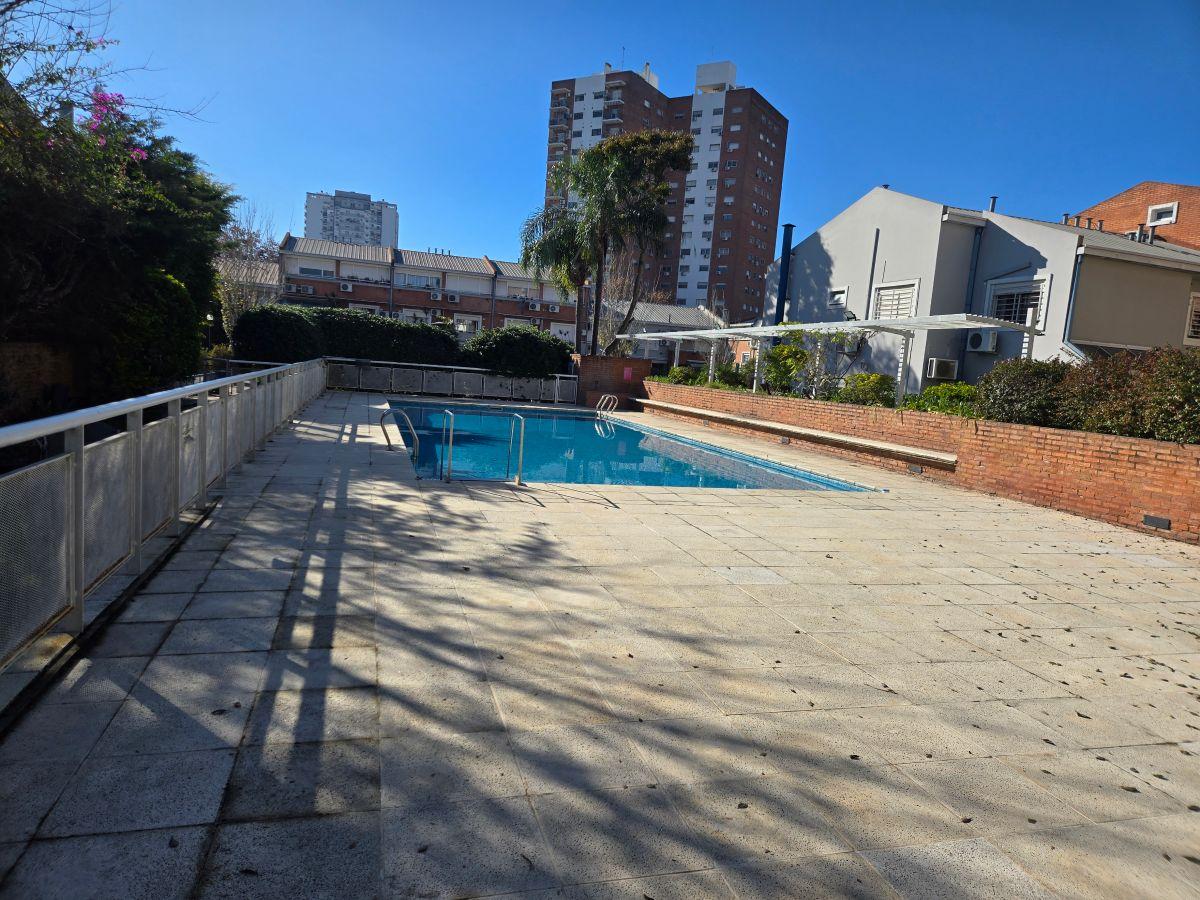 TRES AMPLIOS AMBIENTES CATEGORIA, BALCÓN, PISCINA, SUM