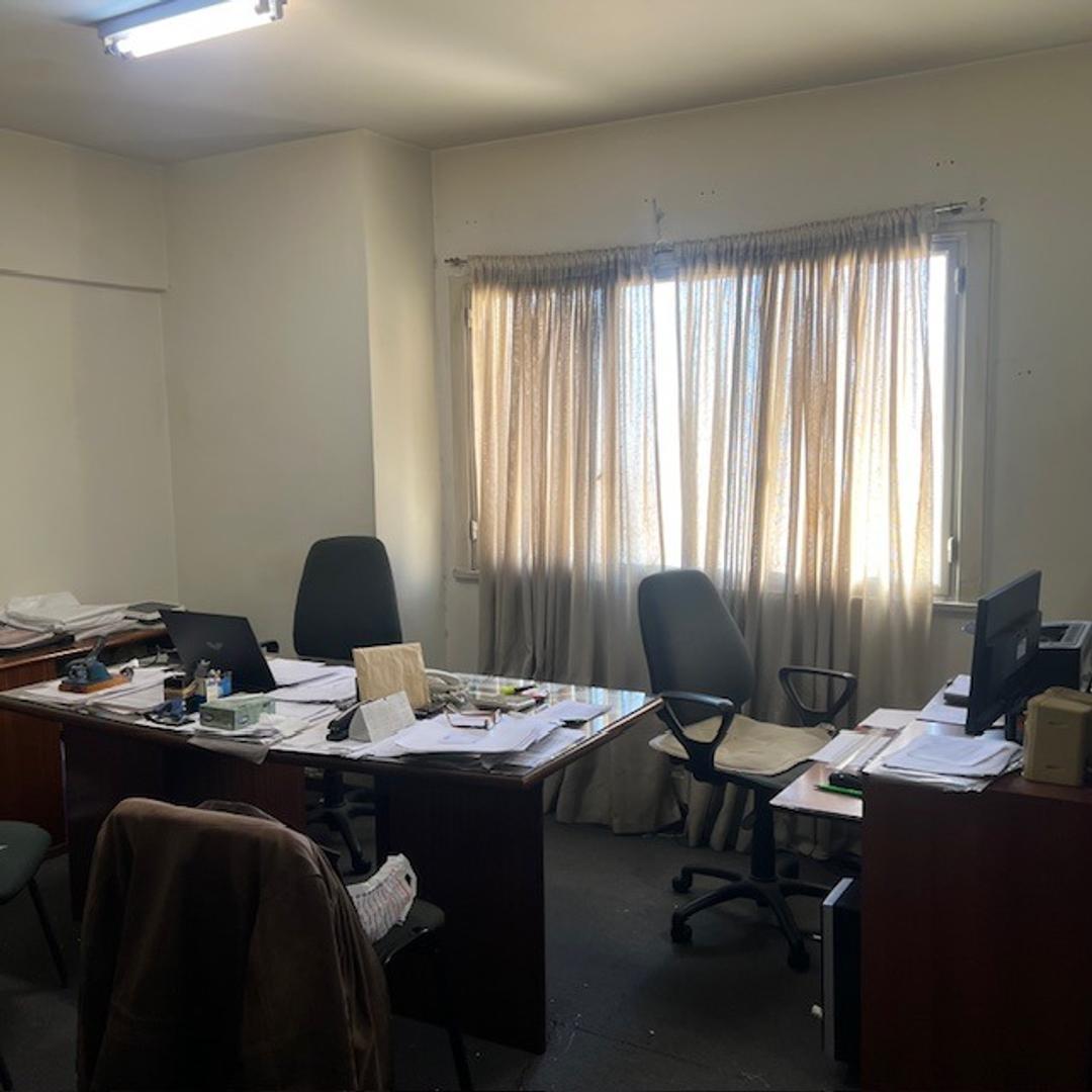Foto de Oportunidad amplios 2 ambientes muy luminosos apto prof., imagen 2