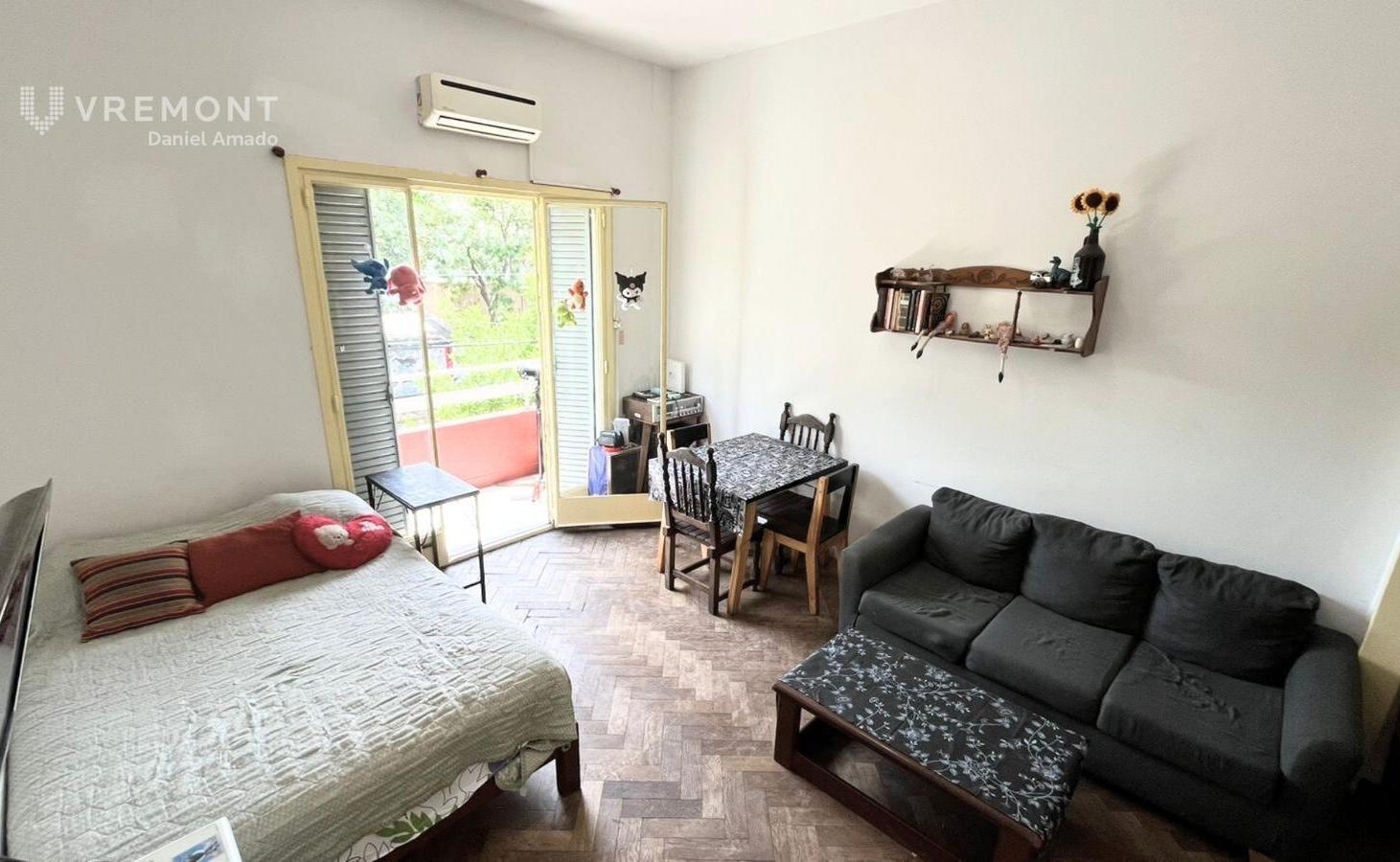 Departamento monoambiente en venta en Constitución con balcón