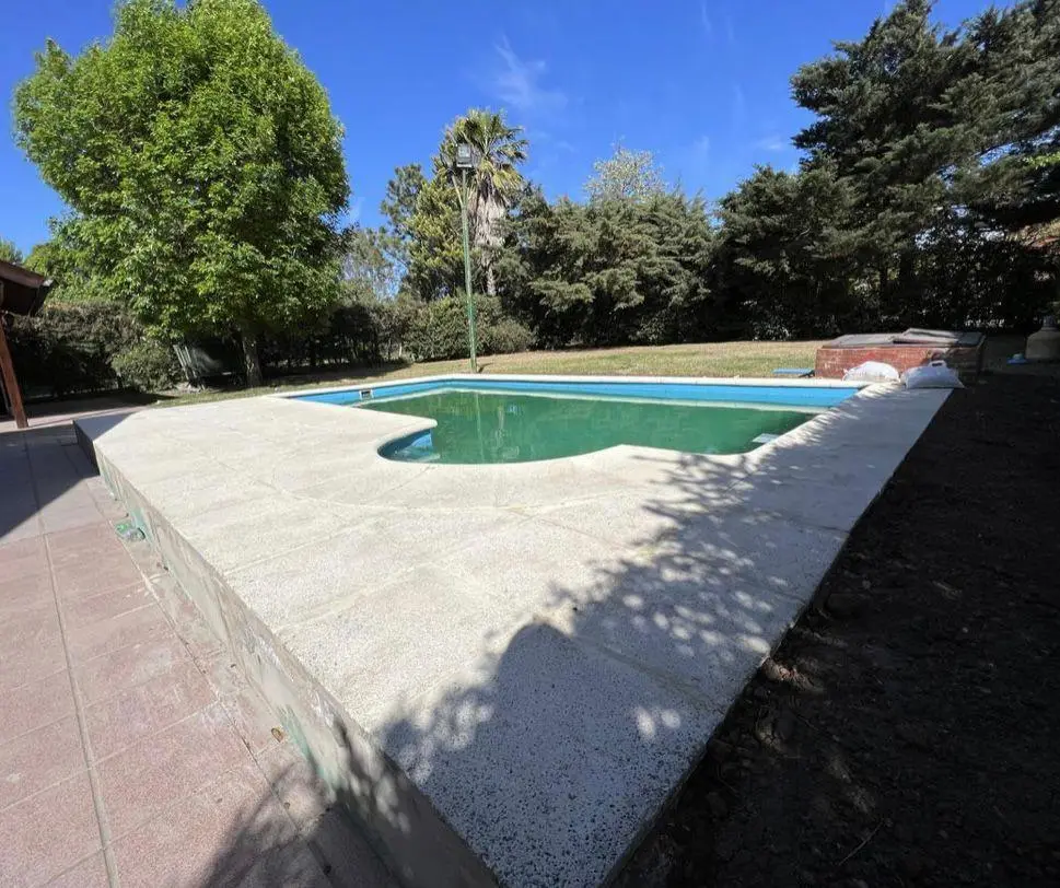 Casa de 4 ambientes con pileta en alquiler / venta 3