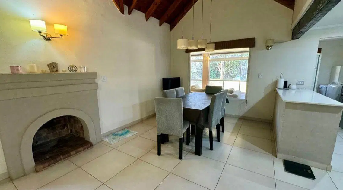 Casa en alquiler de 5 ambientes y pileta 5