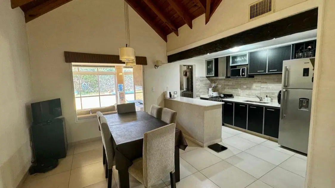 Casa en alquiler de 5 ambientes y pileta 8