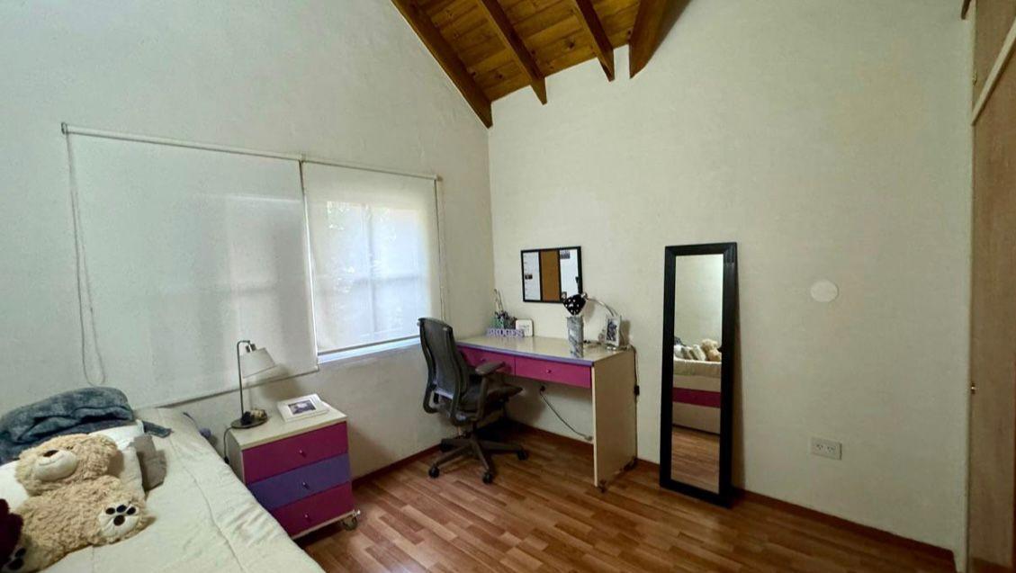 Foto de Casa en alquiler de 5 ambientes y pileta, imagen 3
