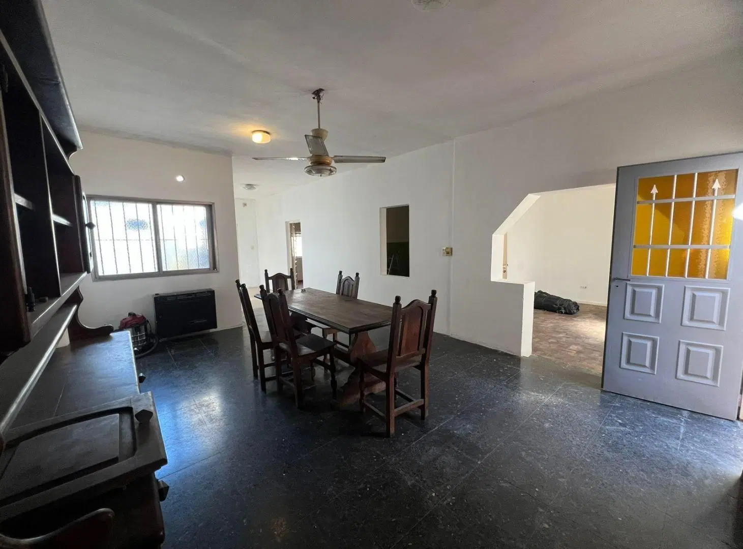 Casa en VENTA de 3 ambientes con cochera + local adelante para alquilar 3