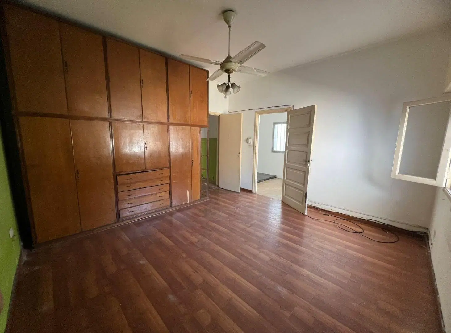 Casa en VENTA de 3 ambientes con cochera + local adelante para alquilar 4