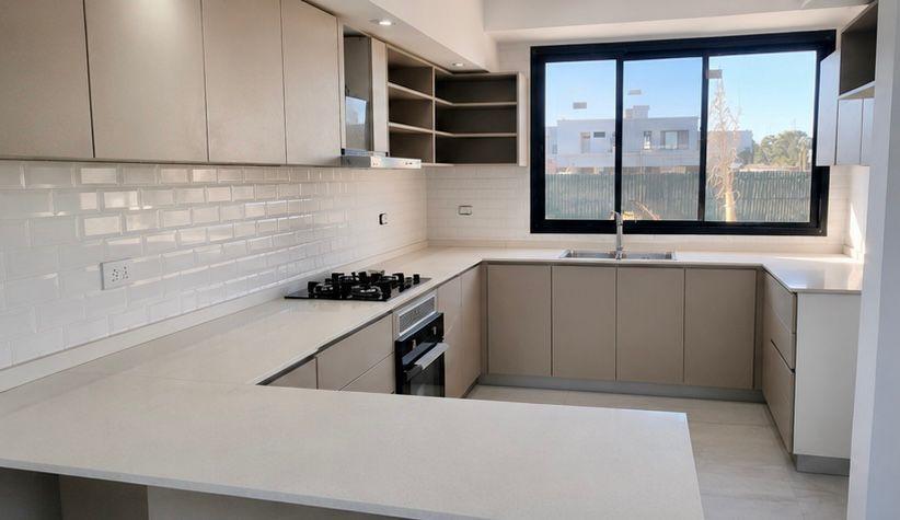 Foto de Casa de 4 ambientes a estrenar con pileta en Lagos de Canning, imagen 3