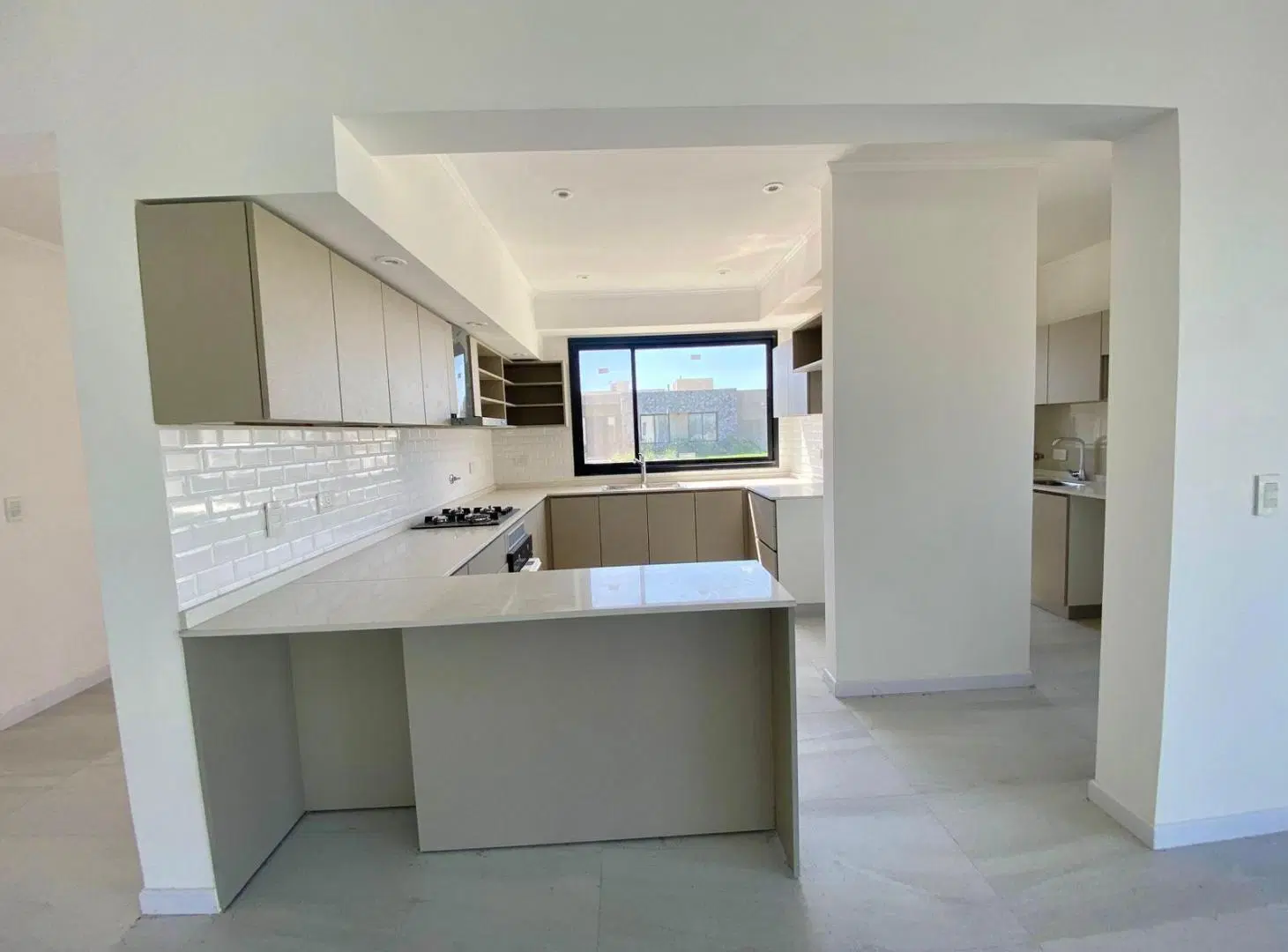 Casa de 4 ambientes a estrenar con pileta en Lagos de Canning 4