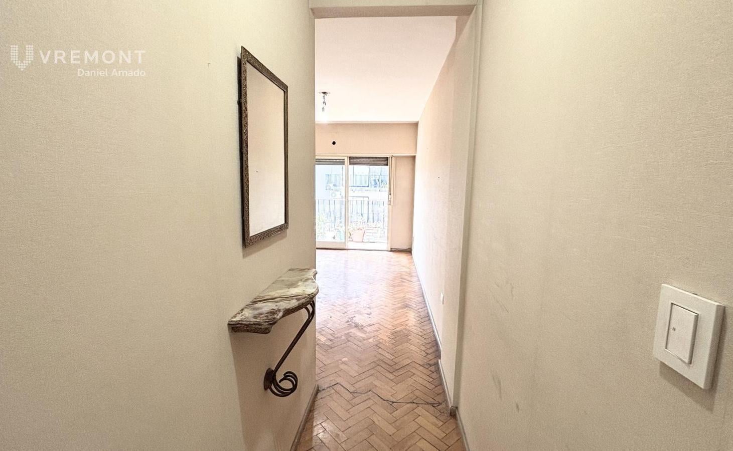 Av Independencia 3400 departamento de 3 ambientes en venta con balcon corrido.