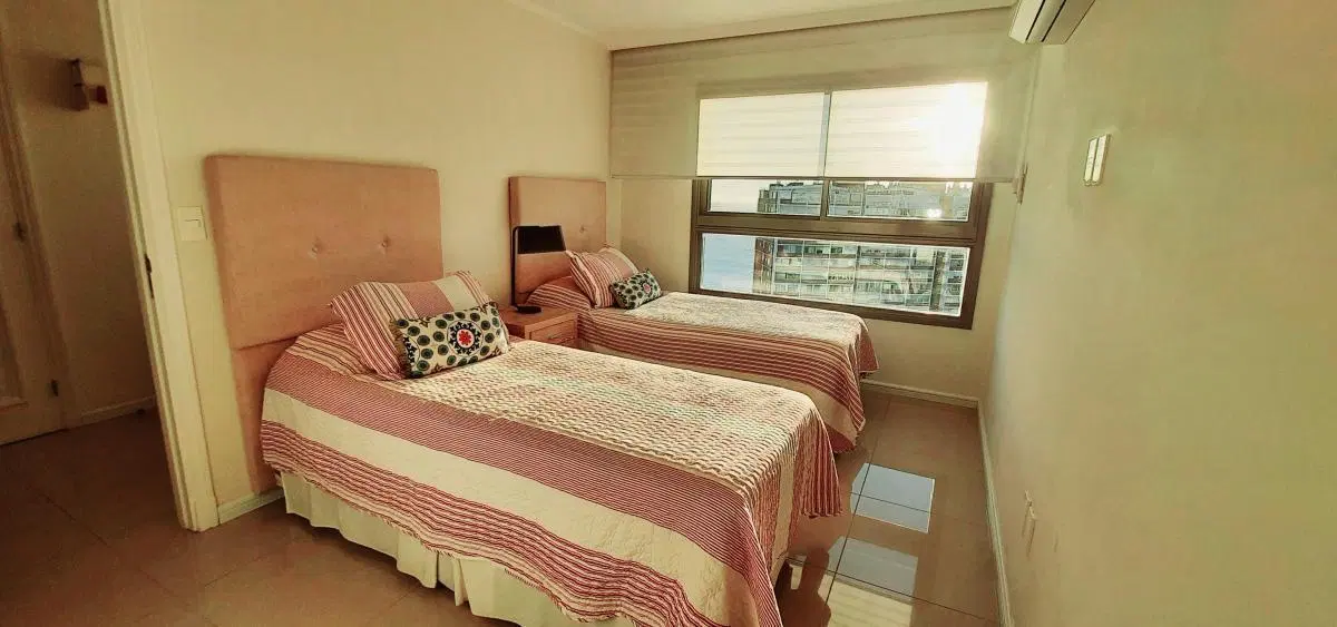 Departamento en Playa Brava 8
