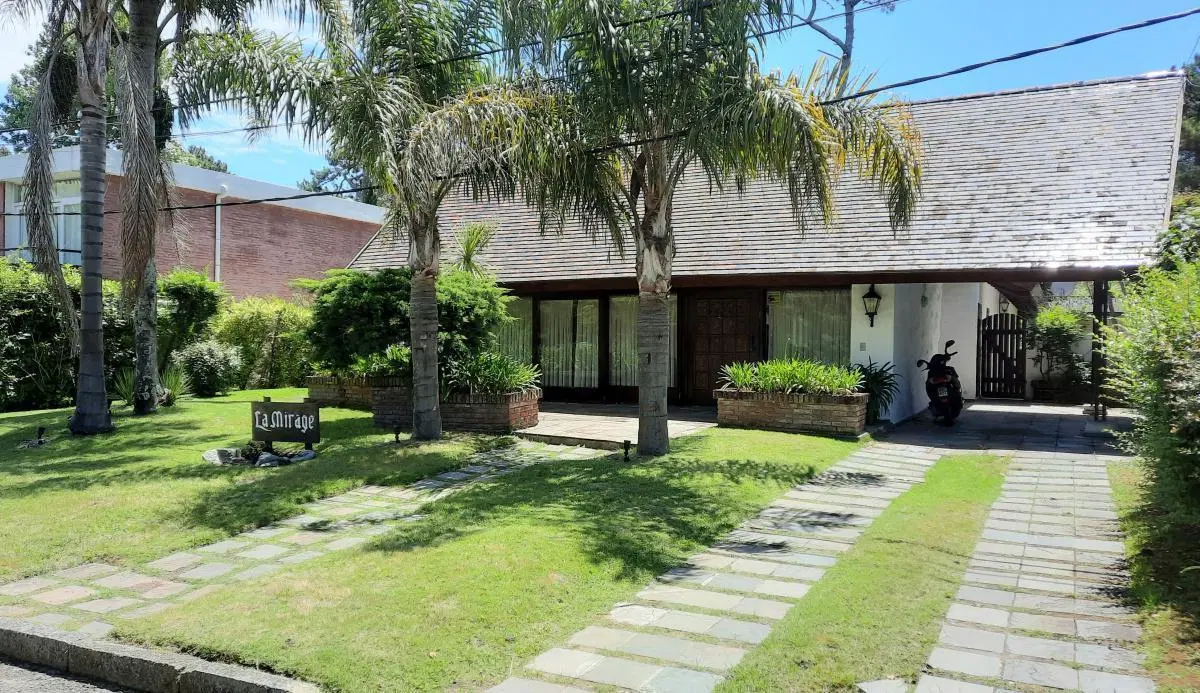 Casa en Playa Mansa 4