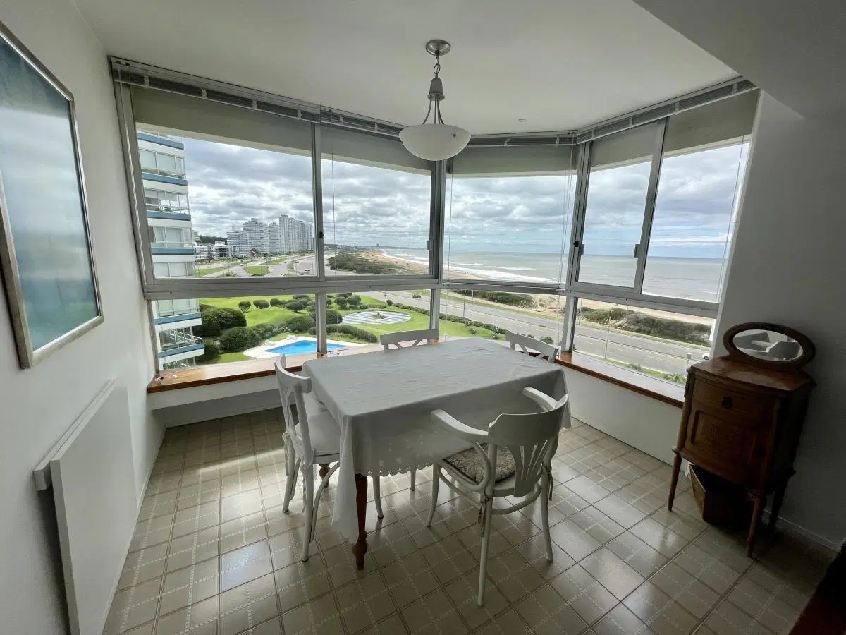 Departamento con vista al mar en la Brava 1