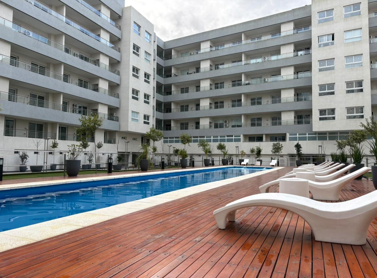 Foto de Departamento de 2 ambientes con pileta y parrilla en alquiler, imagen 2