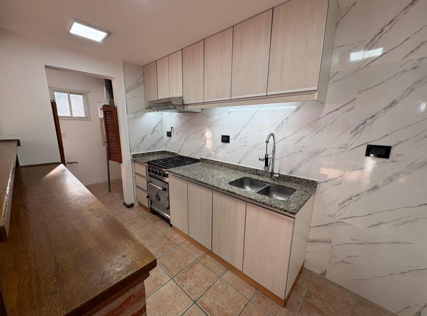 Foto de Casa de 4 ambientes en venta en Echeverría del lago con pileta, imagen 5