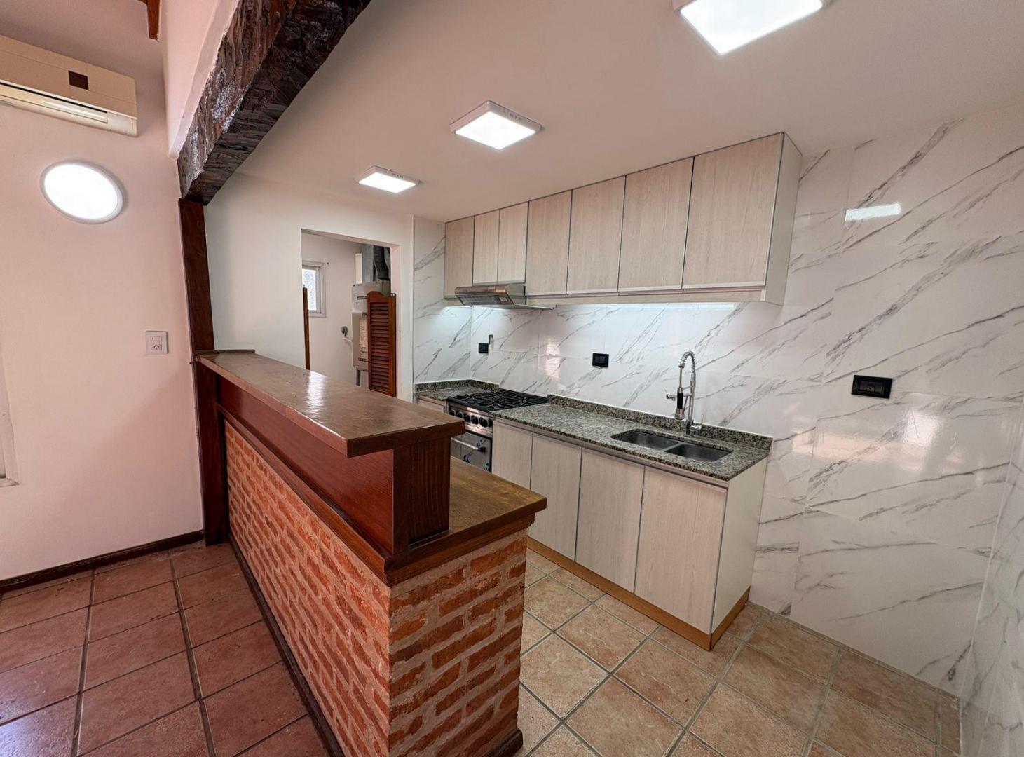 Foto de Casa de 4 ambientes en venta en Echeverría del lago con pileta, imagen 1