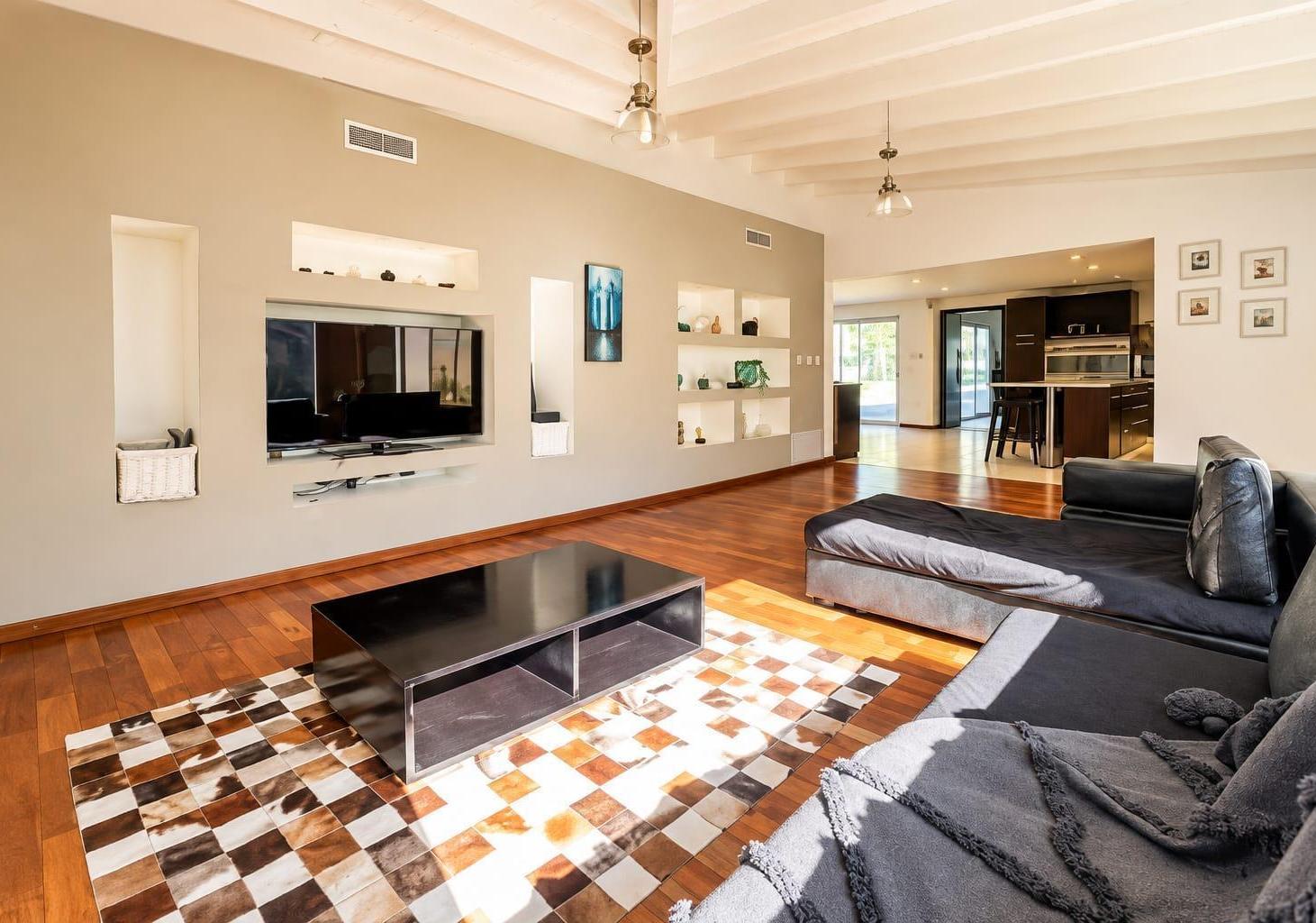 Foto de Casa de 6 ambientes con pileta en venta, imagen 5