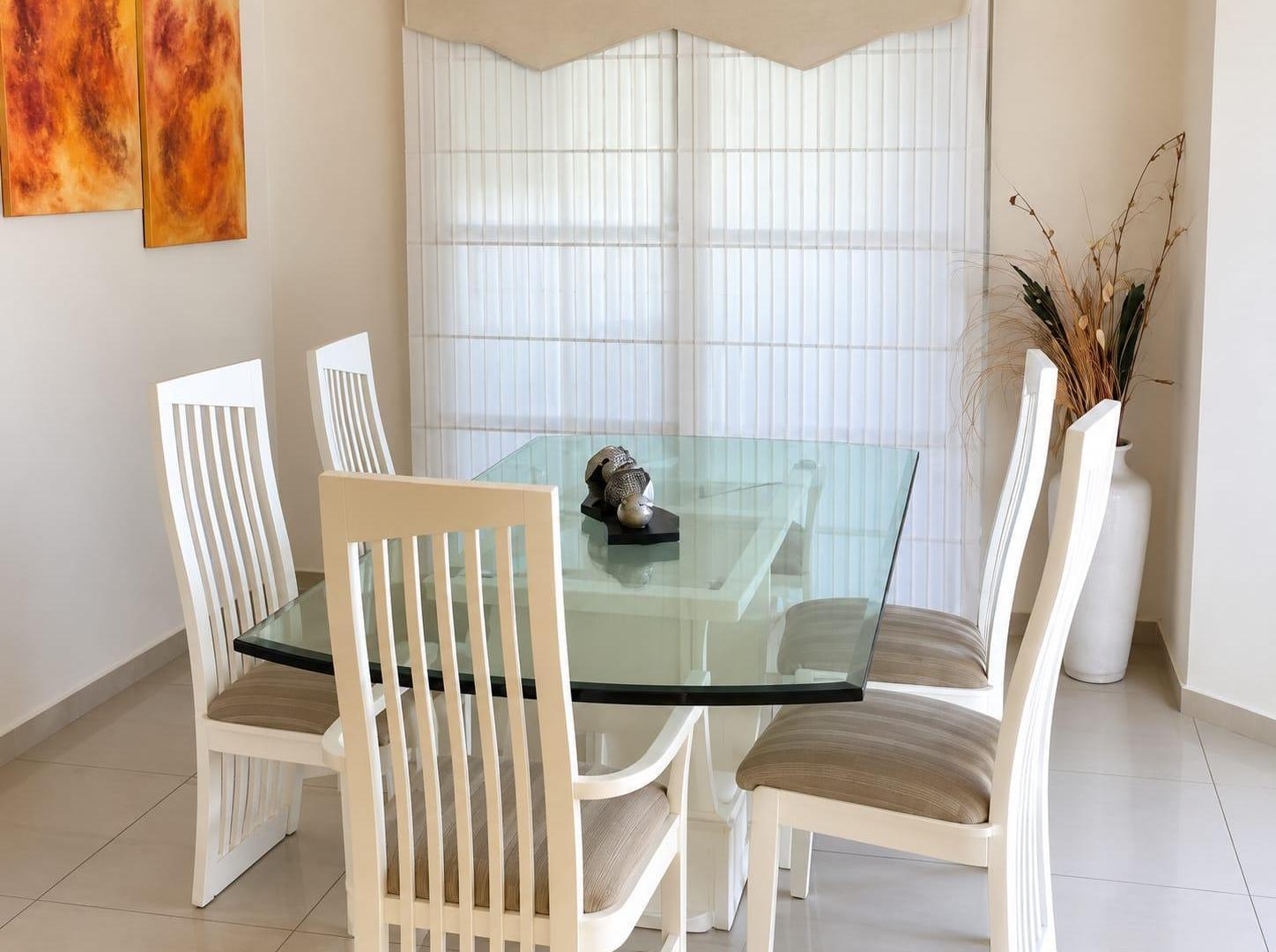 Foto de Casa de 5 ambientes con pileta en venta, imagen 2