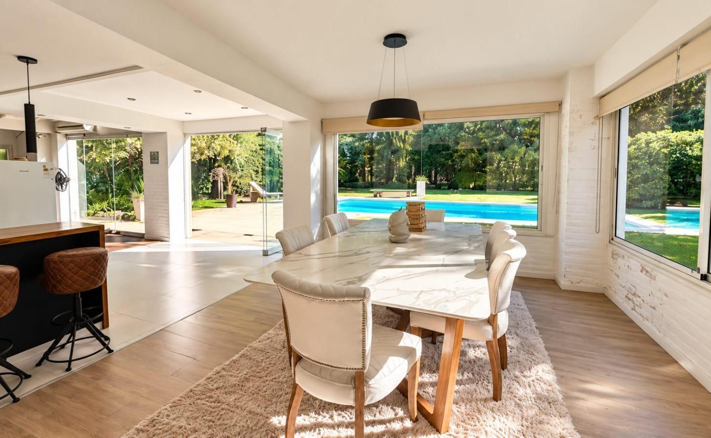 Foto de Casa de 6 ambientes con pileta en venta, imagen 3
