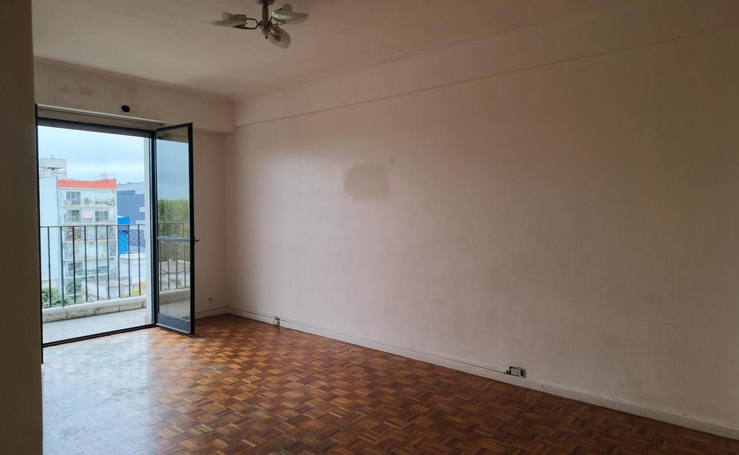 Foto de Departamento de 3 ambientes al frente con dos balcones., imagen 3