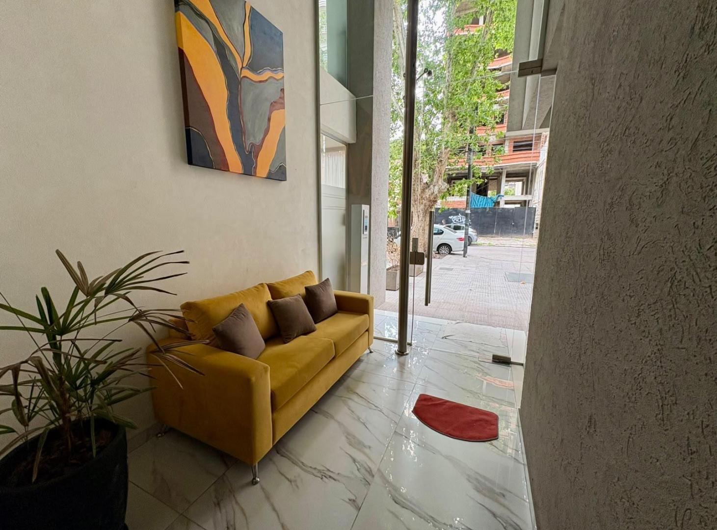 Foto de Departamento de 2 ambientes con terraza en venta Lanus Oeste, imagen 1