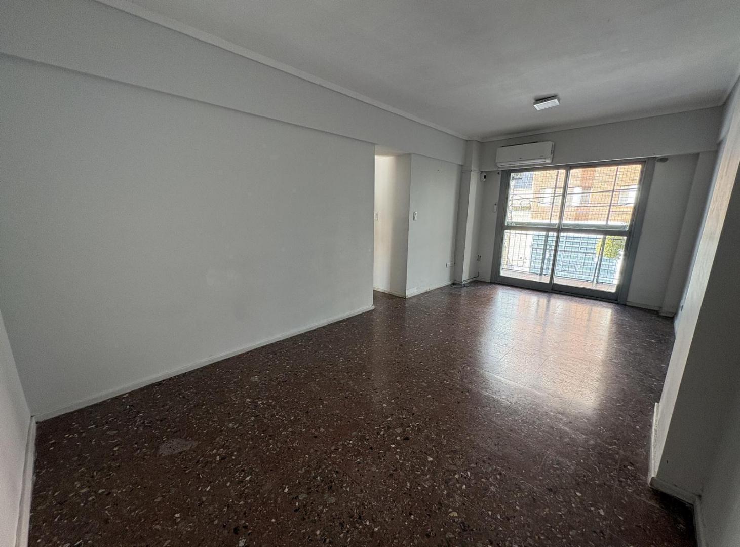 Foto de Departamento de 3 ambientes en venta en Lanús Oeste, imagen 2