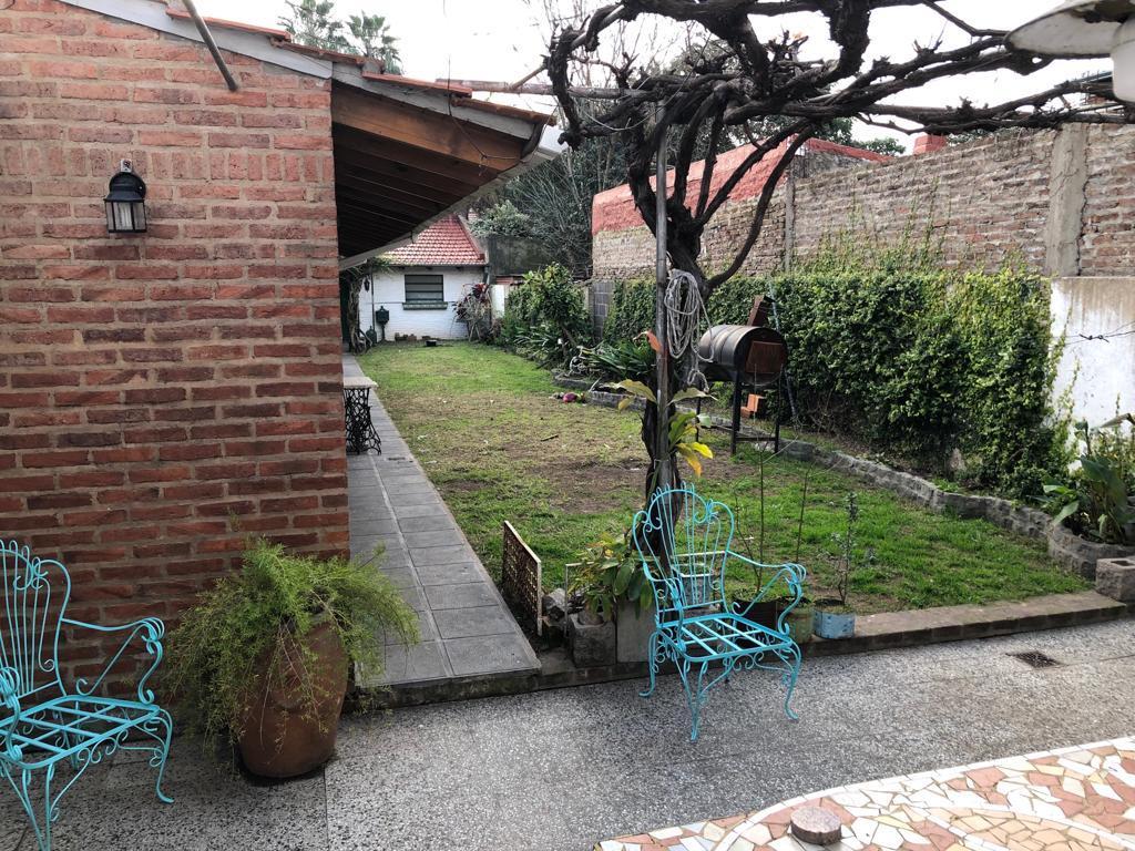 Casa de 7 Amb con Garage y Fondo Muy Buena Ubicación 1