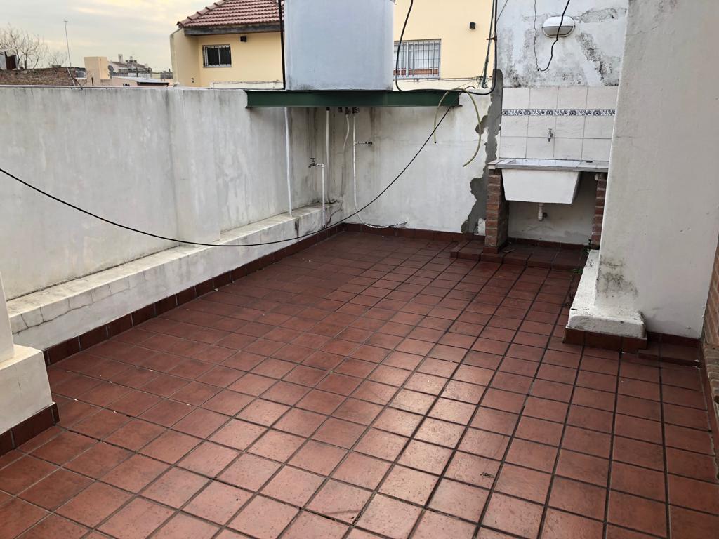 Casa de 7 Amb con Garage y Fondo Muy Buena Ubicación 5
