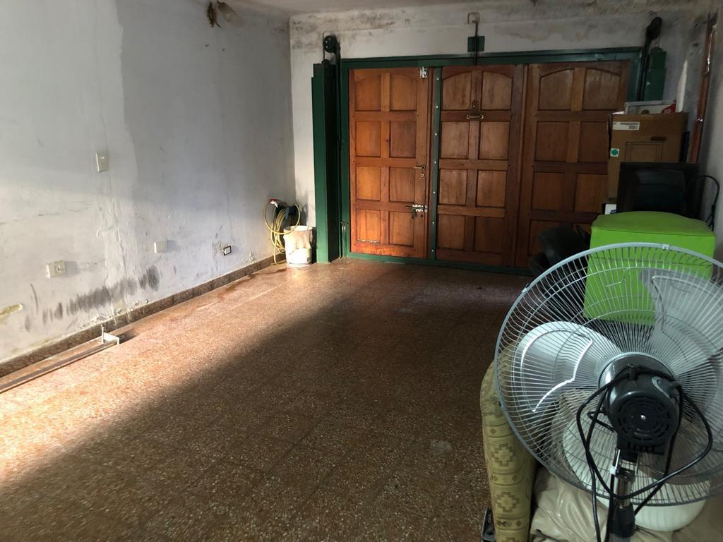 Casa Ideal 2 Familias con Garage en Muy Buena Ubicación 4